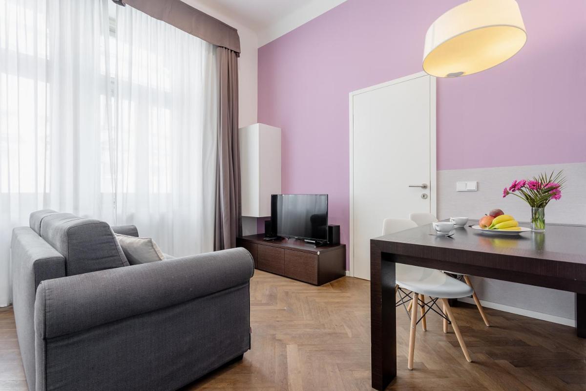Modern Apartments Close To River Prague Extérieur photo
