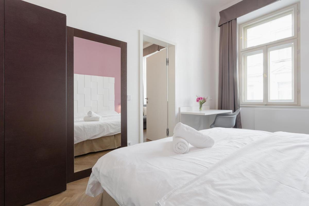 Modern Apartments Close To River Prague Extérieur photo